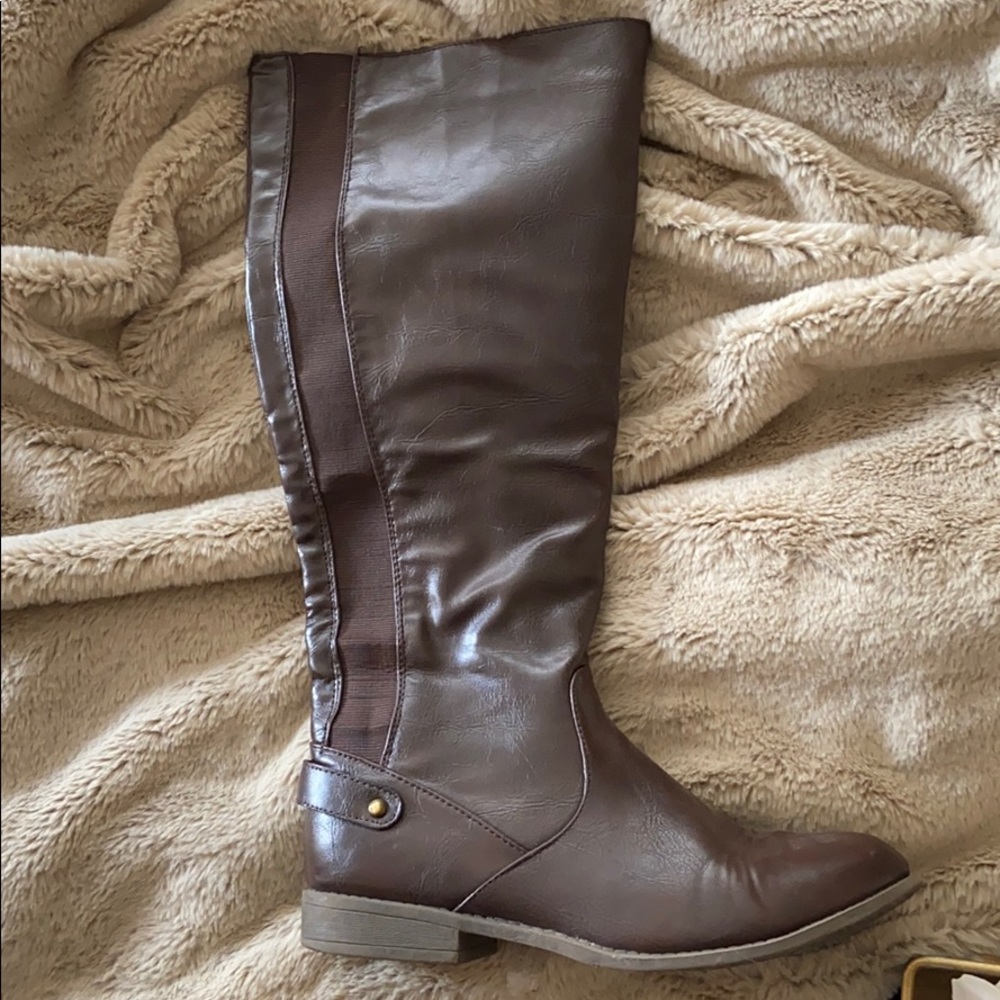 Brown boots